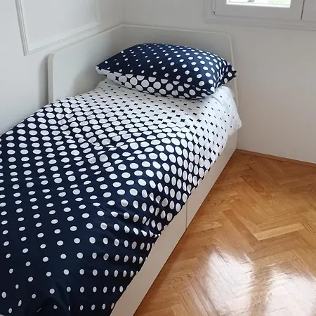Comfortable Two Bedroom *